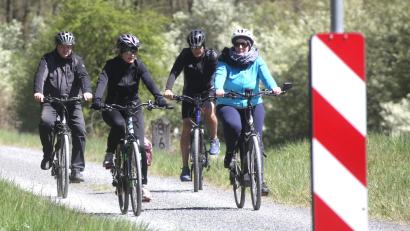 Bild: Hirsch
Unterwegs auf dem bayerisch-böhmischen Freundschaftsweg: Den Radlersonntag nutzten wieder viele Radlfahrer für einen gemeinsamen Ausflug.