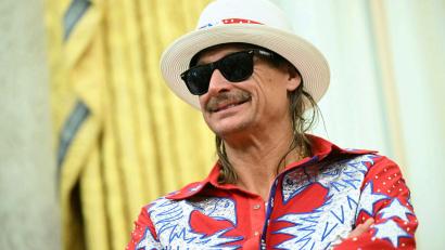 Bild: Uncredited/Pool/AP/dpa
Der Musiker Kid Rock ist ein bekannter Trump-Anhänger. (Archivbild)