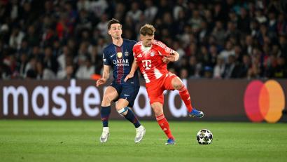 Bild: Federico Gambarini/dpa
Teilnehmer eines verrückten Spiels: Joshua Kimmich (r).