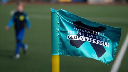 Symbolbild: Soeren Stache
Ein Zuschauer hat am Sonntag das Punktspiel in der Kreisklasse Ost zwischen der DJK Irchenrieth und DJK Weiden in Irchenrieth einen Spieler rassistisch beleidigt.