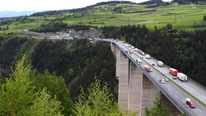 Bild: picture alliance / dpa
Auf der Brennerautobahn dürfte es am 30. Mai zu viel Stau kommen. (Archivbild)