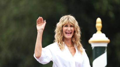 Bild: Scott A Garfitt/Invision/AP/dpa
Oscar-Preisträgerin Laura Dern spielt bei „The White Lotus“ mit. (Archivbild)