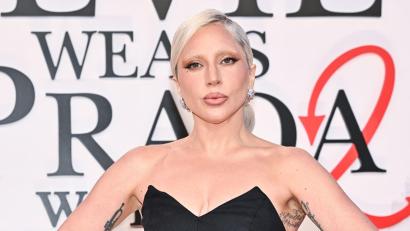 Bild: Evan Agostini/Invision/AP/dpa
Lady Gaga (40) zeigt in einem Musikvideo ihre Begeisterung für die Modewelt. (Archivbild)