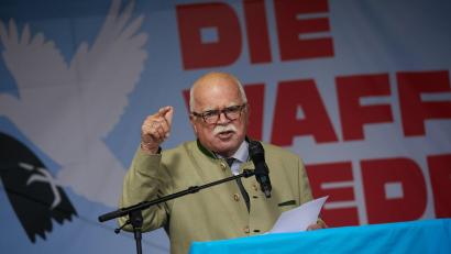 Bild: Jörg Carstensen/dpa
CSU-Urgestein Peter Gauweiler ist für unkonventionelle Aussagen bekannt. (Archivbild)
