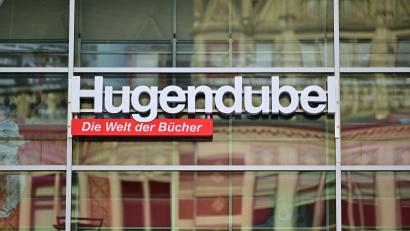 Bild: Martin Schutt/dpa
Für die Buchhandelskette geht der Trend beim Bücherkauf wieder „ganz klar“ zu mehr Haptik.