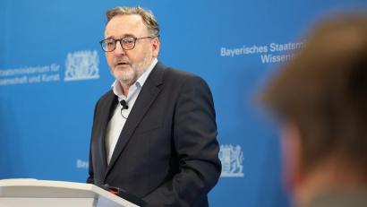 Bild: Leonie Asendorpf/dpa
Anton Biebl leitet die Bayerischen Staatsgemäldesammlungen. (Archivbild)
