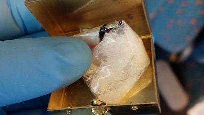 Symbolbild: Bundespolizei
Crystal in der Dose.