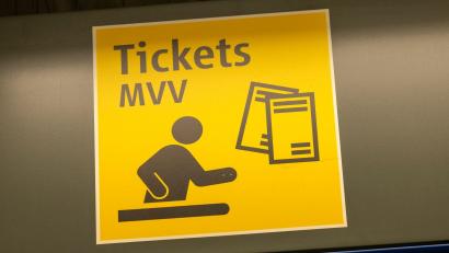 Bild: Peter Kneffel/dpa
Bietet aber nächster Woche nicht mehr nur Fahrkarten, sondern auch Leihräder: der Münchner Verkehrsverbund MVV. (Symbolbild)