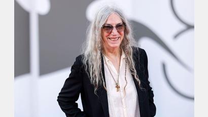 Bild: Vianney Le Caer/Invision/AP/dpa
Die US-Rock-Legende Patti Smith erhält den diesjährigen Prinzessin-von-Asturien-Preis in der Sparte Künste. (Archivbild)
