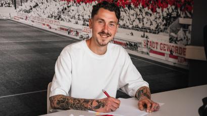 Bild: Gschlößl/SSV Jahn
Adrian Fein bleibt zwei weitere Jahre beim SSV Jahn.