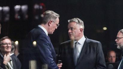 Bild: Andreas Arnold/dpa
Die Verhandlungsführer Alexander Schweitzer (SPD/links) und Gordon Schnieder (CDU) sind übereingekommen. (Archivbild)