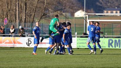 Bild: Dieter Jäschke
Darf der SV 08 Auerbach am Sonntag jubeln? Der Spitzenreiter will im Heimspiel gegen den SC Kirchenthumbach den nächsten Schritt zur Meisterschaft in der Kreisliga Nord gehen.