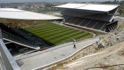 Bild: Bernd Weissbrod/dpa
Hier ist der SC Freiburg in der Europa League gefordert: im Stadion von Braga. (Archivbild)