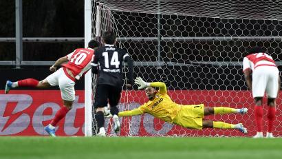 Bild: Miguel Angelo Pereira/AP/dpa
Zur Stelle: Noah Atubolu