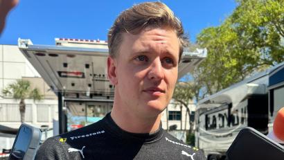 Bild: Jenna Fryer/AP/dpa
Mick Schumacher kämpft seit Wochen mit einer Verletzung um Punkte. (Archivbild)