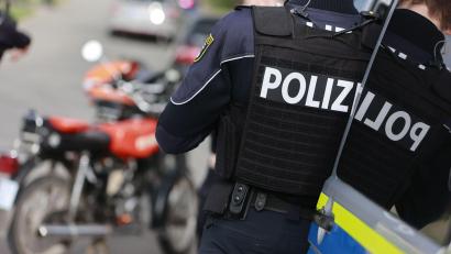 Bild: Matthias Bein/dpa
Einen Tag widmete sich die Polizei im Schwerpunkt der Kontrolle von Zweiradfahrern - das Ergebnis zeigt, auch hier werden im Verkehr viel zu oft die Regeln gebrochen. Oft mit schlimmen Folgen. (Illustration)