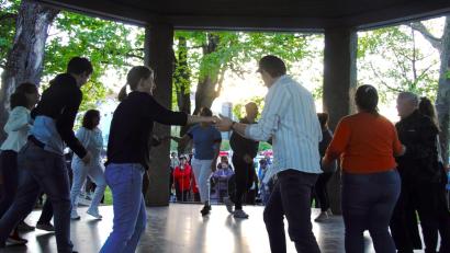Bild: Marlin Nixdorf
Salsa Rueda steht bei der Eröffnung des Amberger Tanzpavillon auf dem Programm.