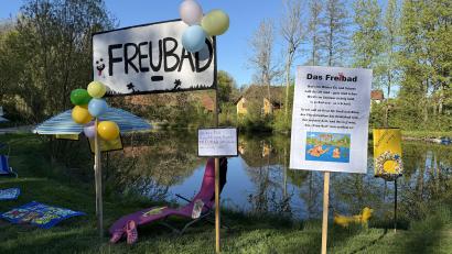 Bild: gri
Am Pfarrerweiher in Wutschdorf hat in der Walpersnacht das "Freu-Bad" eröffnet.