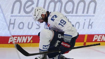 Bild: Andreas Gora/dpa
Macht die Serie wieder spannend: Luke Esposito