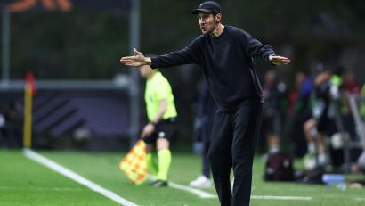 Bild: Miguel Angelo Pereira/AP/dpa
Verärgert über den späten Dämpfer: Trainer Julian Schuster