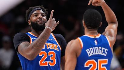 Bild: Brynn Anderson/AP/dpa
Die Knicks hatten allen Grund für Jubelgesten.