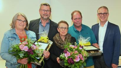 Bild: Gerhard Franz
Abschied aus dem Poppenrichter Gemeinderat (von links): Waltraud Lobenhofer, Konrad Scharl, Barbara Wagner und Rudolf Kordein, denen der Erste Bürgermeister Hermann Böhm (rechts) für ihr langjährliches Engagement zum Wohle der Gemeinde dankte.