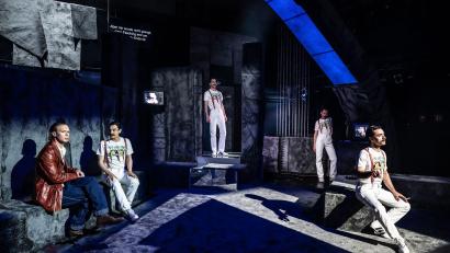 Bild: SANDRA THEN/Residenztheater/dpa
Vier Schauspieler spielen die Queen-Legende.