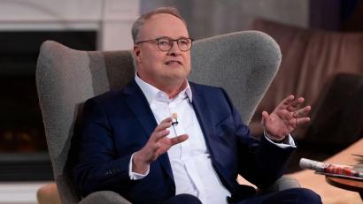 Bild: Sven Hoppe/dpa
Oliver Welke hat für einen Witz über die Fans von Howard Carpendale Kritik bekommen, auch vom Schlagersänger selbst. (Archivbild)