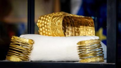 Bild: Sem Van Der Wal/ANP/dpa
Der Goldhelm aus fast reinem Gold gilt als Kulturgut von unschätzbarem Wert und Symbol für die Geschichte Rumäniens.