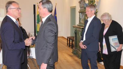 Bild: Konrad Rosner
Die Besucher verabschiedeten sich persönlich von Bürgermeister Franz Stahl.
