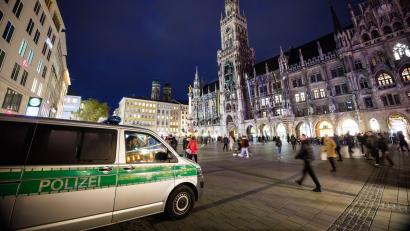 Bild: Matthias Balk/dpa
Die Stadt München belegt in der polizeilichen Kriminalstatistik weiterhin einen Spitzenplatz als besonders sichere Großstadt. (Archivbild)