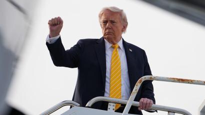 Bild: Matt Rourke/AP/dpa
Trump kündigt eine neue Initiative in der Straße von Hormus an - lässt aber viele Details offen.