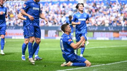 Bild: Silas Stein/dpa
Marvin Wanitzek erzielte per direktem Freistoß die 1:0-Führung für den KSC.