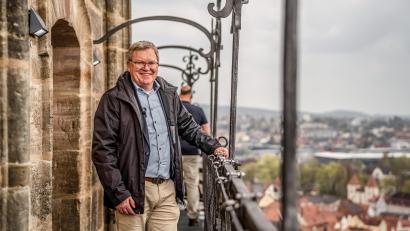 Bild: Michael Golinski, Stadt Amberg 
Michael Cerny noch als Oberbügermeister auf der Aufsichtsplattform des Turms der Basilika St. Martin in Amberg.
