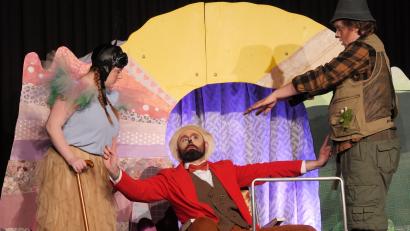 Bild: Ovigo-Theater
Ein Bild aus dem neuen Ovigo-Kinderstück „Nur ein Tag“. Das Theater gilt schon lange als kulturelles Aushängeschild der Oberpfalz. Nach dem Ende des LTOs profitiert es am meisten von der Theaterförderung im nördlichen Bezirk.