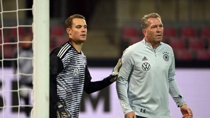 Bild: Federico Gambarini/dpa
Manuel Neuer (l) und Andreas Köpke sind Vertraute. (Archivbild)