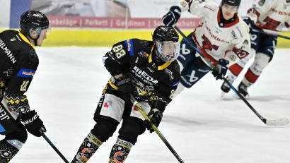 Bild: Hubert Ziegler
Marco Pronath (Mitte) wechselt vom ERSC Amberg nach Pegnitz.