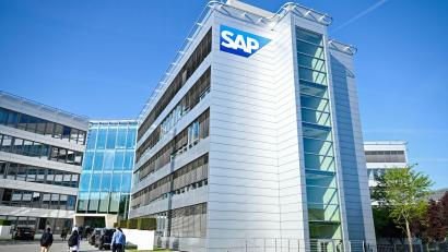 Bild: Uwe Anspach/dpa
Statistiken besser verstehen: SAP stärkt sich mit einer KI-Firma und investiert kräftig. (Archivbild)