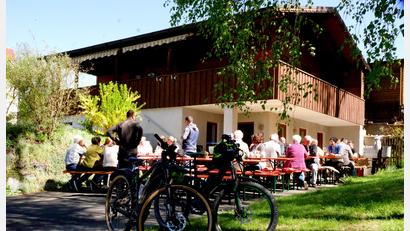 Bild: bkr
Die Schutzhütte Altensteinreuth ist ein beliebtes Ziel für Wanderer und Radler.