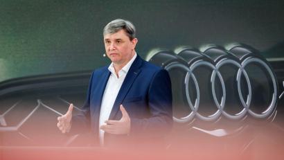 Bild: Daniel Karmann/dpa
Audi-Finanzchef Rittersberger muss einen weiteren Gewinnrückgang vermelden. (Archivbild)