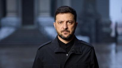 Bild: -/Press Service Of The President Of Ukraine/AP/dpa
Selenskyjs plant seine Waffenruhe fortzusetzen, wenn auch Russland die Waffen schweigen lässt. (Archivbild)