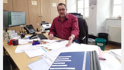 Bild: ui
Peter Forster ist seit 20 Jahren Geschäftsleiter im Rathaus Neustadt/WN und insgesamt seit fast 40 Jahren dort beschäftigt.