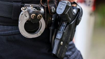 Bild: Christoph Reichwein/dpa
Zwei Polizisten erschießen einen Hund bei einem Einsatz im Kreis Harburg. (Symbolbild)