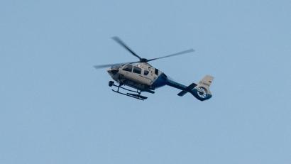 Bild: Armin Weigel/dpa
Auch mit einem Hubschrauber hat die Polizei nach dem vermissten 15-Jährigen gesucht. (Symbolbild)