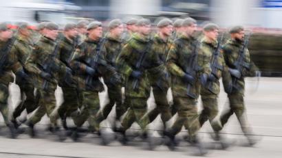 Bild: Julian Stratenschulte/dpa
Die Bundeswehr erweitert Musterungszentren. (Symbolbild)