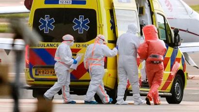 Bild: Peter Dejong/AP/dpa
Untersuchungen auf das Hantavirus laufen noch.