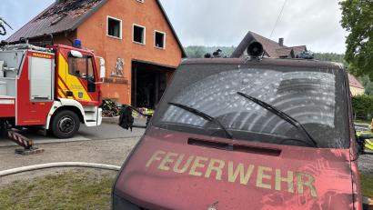 Bild: sbö
Das Feuerwehrhaus in Iffelsdorf geriet am Donnerstag in Brand.