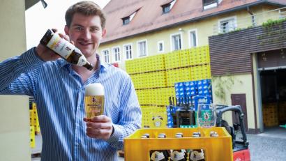 Bild: Stephan Huber
Xaver Bruckmüller ist noch keine 30 und hat schon ein eigenes Bier entwickelt. Das Bruckmüller Alkoholfrei ist eine eigene Sorte.
