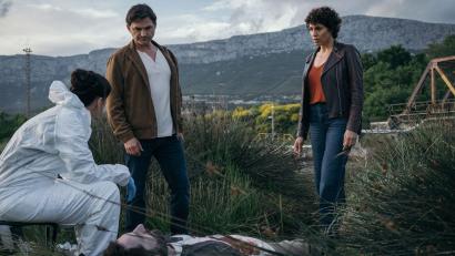Bild: Carolina Hellsgard/ARD Degeto Film/Constantin TV/Sinisa Glogoski/dpa
Die Ermittler am Tatort.