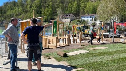 Bild: Peter Gattaut
Der inklusive Mehrgenerationenspielplatz in Rieden wird am 9. Mai offiziell eingeweiht.
